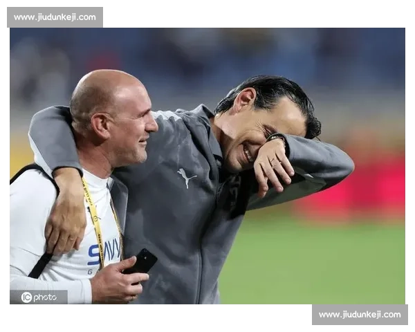 小因扎吉征服沙特!世俱杯爆冷掀翻曼城,发布会掌声雷动见证战术大师